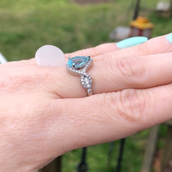 Beautiful light blue and white stone silver ring - Picture 2 of 4